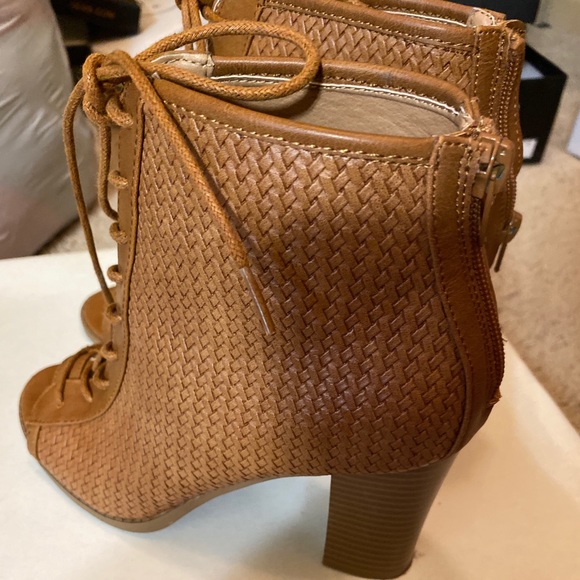 Knitted like booties - Picture 2 of 2